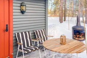 Holiday home with garden & terrace - Image 2
