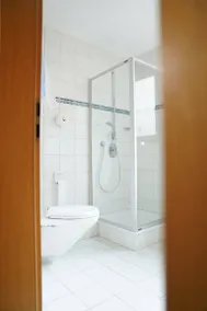 Dedicated room with garden - Image 4