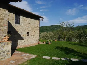 Flat with garden, barbecue & pool - Image 4