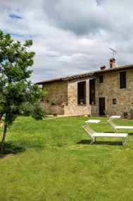 Fully equipped holiday home with garden, BBQ & private pool | Pets allowed - Image 2
