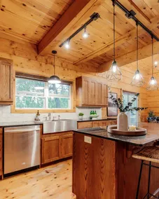 Pet-Friendly Cabin, Ideal for Family Glamping Trips in Ontario - Image 3