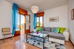 Apartment with garden, private pool & terrace | Lake view - Image 2