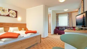 Apartment with sauna & garden - Image 3