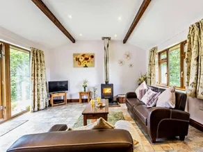 Fully equipped pleasant lodge with garden | Water view - Image 3