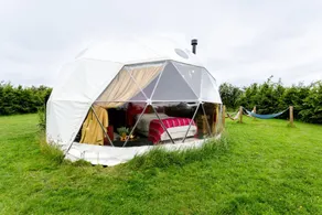 Luxury Geodesic Dome with Private Garden and Barbecue, Perfect for a Weekend Getaway near Somerset, England - Image 2