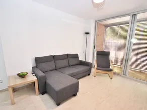 Charming ground floor with courtyard, near beach and amenities in Mataró - Image 5