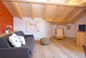 Holiday home with terrace & garden - Image 2