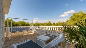 Family-friendly apartment with garden & barbecue - Image 5