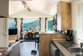 Mobile home with terrace - Image 3