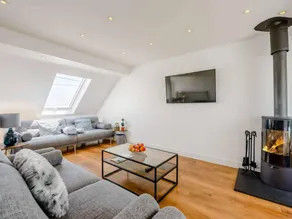 Fully equipped beautiful cottage with garden | Water view | Next to the beach | Dogs allowed - Image 2