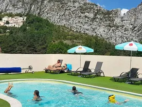 Mobile home with heated pool & terrace - Image 3