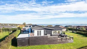 Charming holiday home with garden, BBQ & terrace | Next to the beach - Image 3