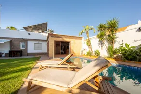 Holiday apartment with barbecue, terrace & pool | Garden view | Next to the beach | Pets are welcome - Image 4