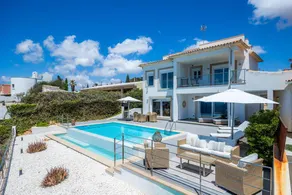 Villa with BBQ, terrace & private pool | Suitable for remote work - Image 3