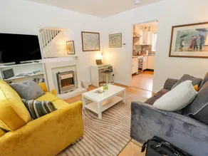 Cottage with garden - Image 3