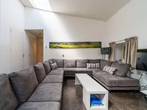 House with sauna & terrace - Image 4