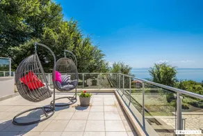 Family-oriented charming villa with pool & barbeque | Sea view - Image 4