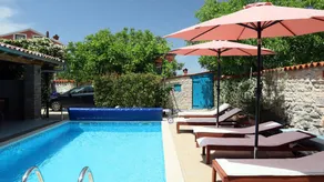 Family-oriented wonderful holiday home with private pool, BBQ & garden | Garden view | Dogs allowed - Image 2