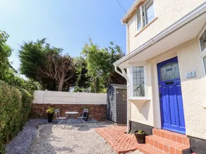 Cottage with garden | Beach view - Image 3