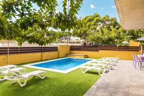 Voll ausgestattete Villa mit Terrasse, privatem Pool und Grill | Haustiere erlaubt - Image 2