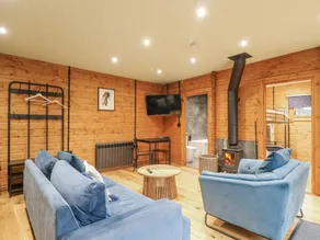 Family-oriented beautiful cottage with jacuzzi & garden | Pets are welcome - Image 4