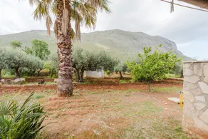 Holiday home with barbeque & terrace | Garden view - Image 2