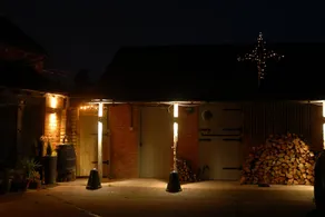 Cottage with garden & jacuzzi - Image 3