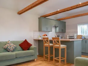 Merveilleux cottage adapté aux familles avec jardin | Vue rivière - Image 4