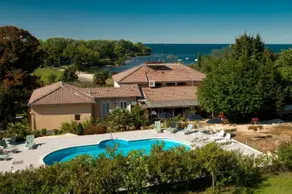 Apartment with barbecue, terrace & pool | Pet-friendly - Image 3