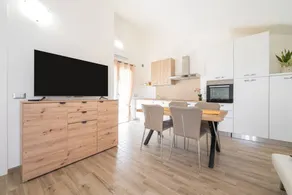 Holiday apartment with terrace | City view - Image 2