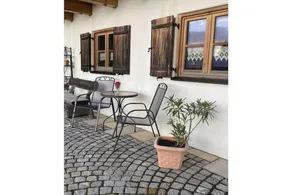 Holiday home with terrace - Image 3