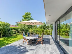 Maison avec barbecue et jardin - Image 3