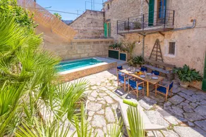 Fully equipped villa with terrace, private pool & barbeque - Image 5