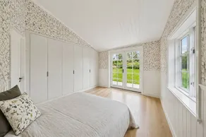 House with barbecue, jacuzzi & terrace - Image 4