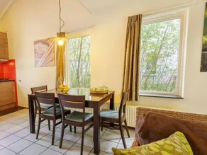 Bungalow mit Terrasse, beheiztem Pool und Sauna - Image 5