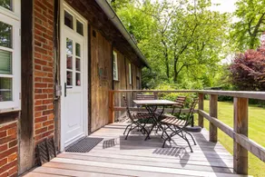 Holiday apartment with terrace, BBQ & garden - Image 3