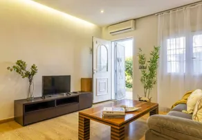 Fully equipped pleasant holiday home with barbecue, garden & private pool | Beach view | Good for workation | Pet-friendly - Image 5