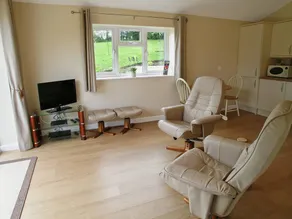 Children-friendly wonderful cottage with garden - Image 2