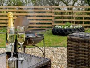 Family-friendly charming cottage with garden & BBQ | Pet-friendly - Image 4