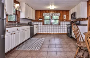 Tall Pines Retreat - Image 3
