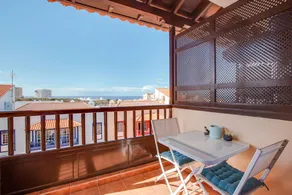 Appartement de vacances avec piscine et internet haut débit | Vue montagne | À côté de la plage - Image 3