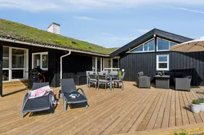 Fully equipped holiday home with private pool, jacuzzi & sauna | Pet-friendly - Image 2