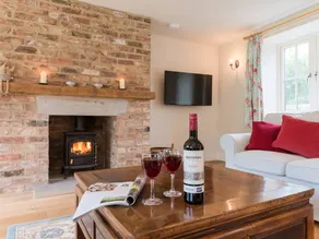 Cottage with garden & terrace | River view - Image 4