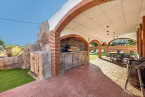 Villa with terrace, garden & pool | Mountain view - Image 3