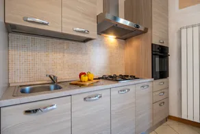 Children-friendly flat with garden & pool | Lake view - Image 3