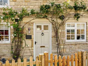 Fully equipped cottage with garden | Pet-friendly - Image 2