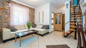 House with garden, pool & barbecue - Image 2