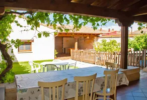 Ferienhaus mit Terrasse, Garten und Grill | Bergblick | Ideal für Homeoffice - Image 3