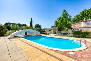 Lovely Riverside Studio with shared pool and private terrace - Image 3