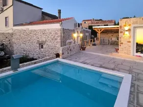 Holiday home with barbecue, private pool & garden | Sea view - Image 3